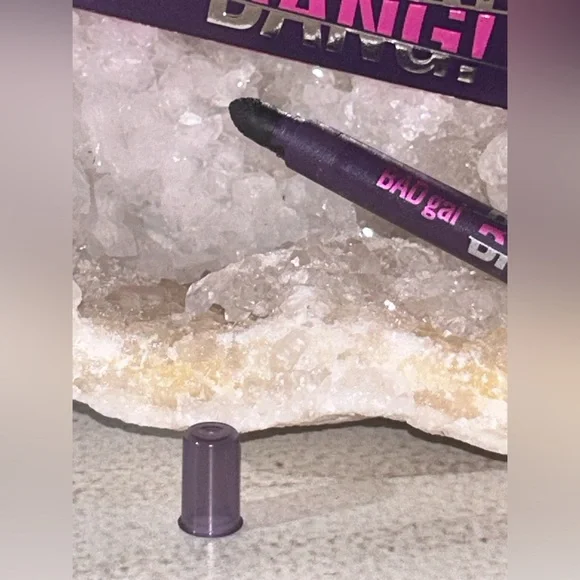 Benefit La Matte Color Drenched Matte Lipstick - Picture 2 of 5